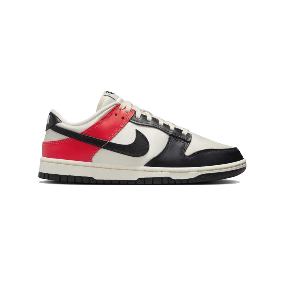 NIKE DUNK LOW SE