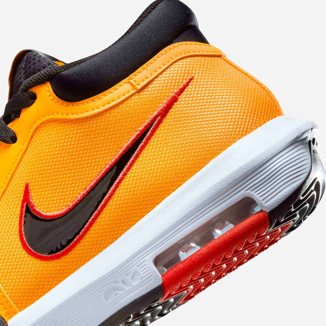 NIKE LEBRON WITNESS